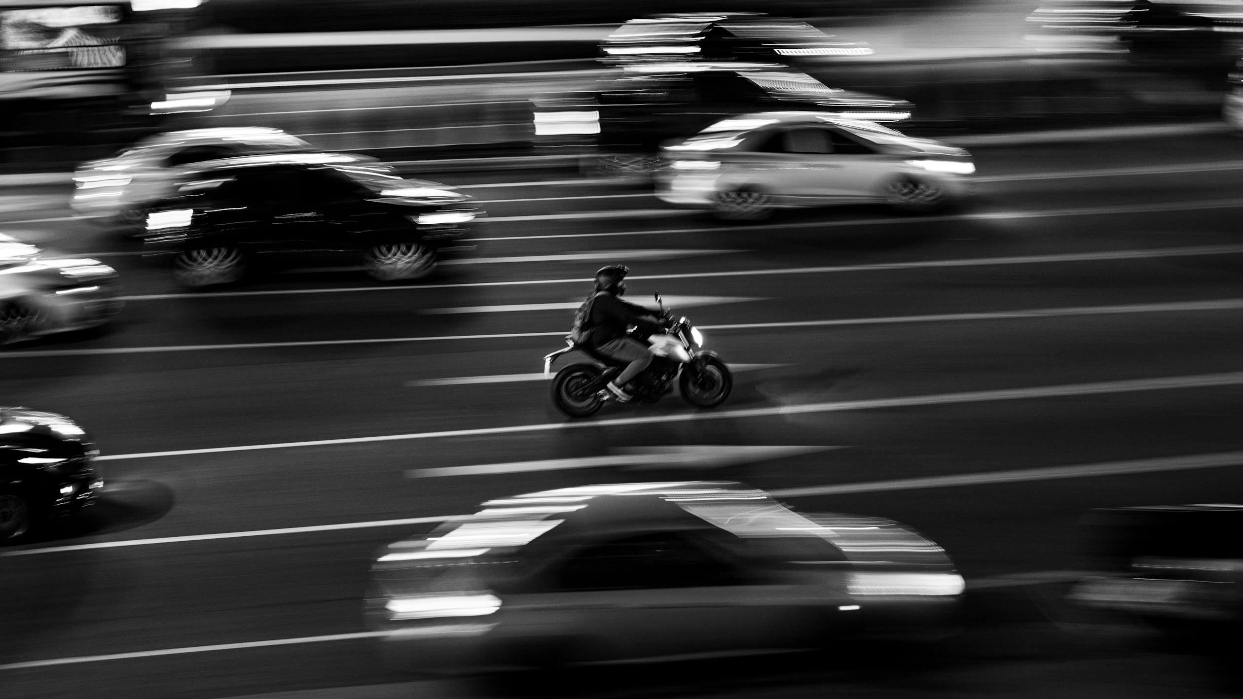 free-photo-of-dynamic-night-street-scene-in-buenos-aires