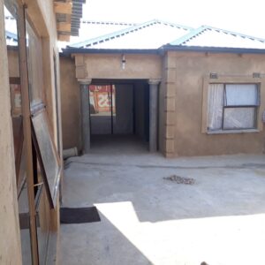 One bedroom house for sale