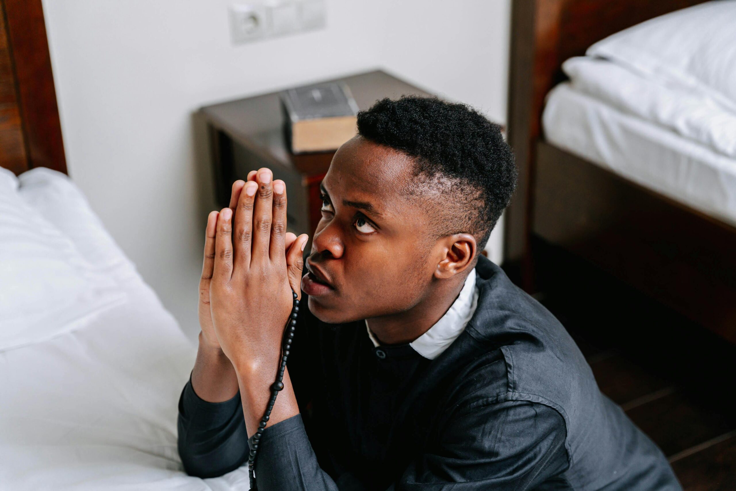 pexels-ivan-samkov-8957388